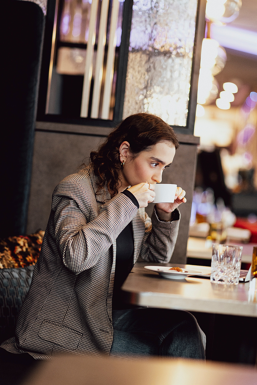 Authentische Corporate Restaurant  Fotografie für Unternehmen in Fürth & Nürnberg sowie in ganz Süddeutschland und deutschlandweit. Businessportraits, Teamfotos & Imagebilder von Marion Stephan – professionell & modern.