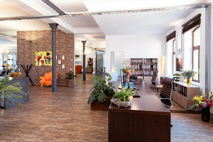 Authentische Corporate Fotografie für Unternehmen in Fürth & Nürnberg sowie in ganz Süddeutschland und deutschlandweit. Businessportraits, Teamfotos & Imagebilder von Marion Stephan – professionell & modern.