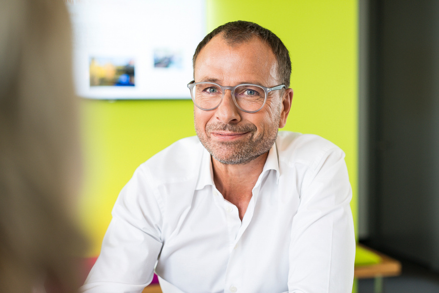 Businessportraits, Teamfotos & Imagebilder für Unternehmen in Fürth, Nürnberg & deutschlandweit. Professionelle Corporate Fotografie von Marion Stephan für einen starken Auftritt.