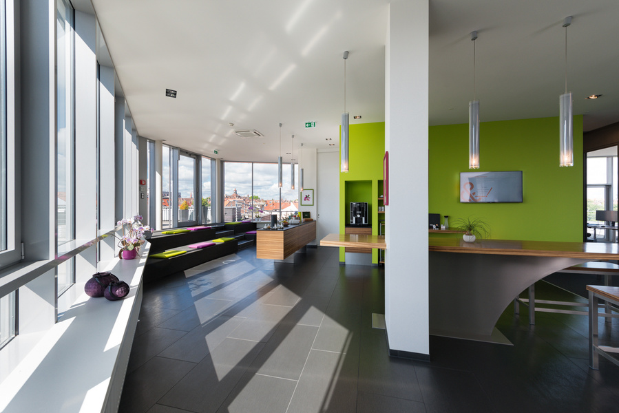 Moderne Corporate Fotografie für Firmen in Nürnberg, Fürth, Süddeutschland & darüber hinaus. Businessportraits, Teamfotos & Imagebilder von Marion Stephan – professionell & authentisch