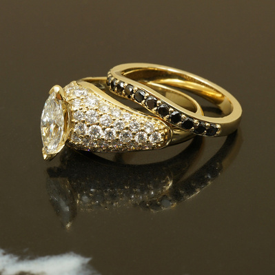 18kt Yellow Gold Lab Grown Marquise Diamond Ring, Onyx Matching Band