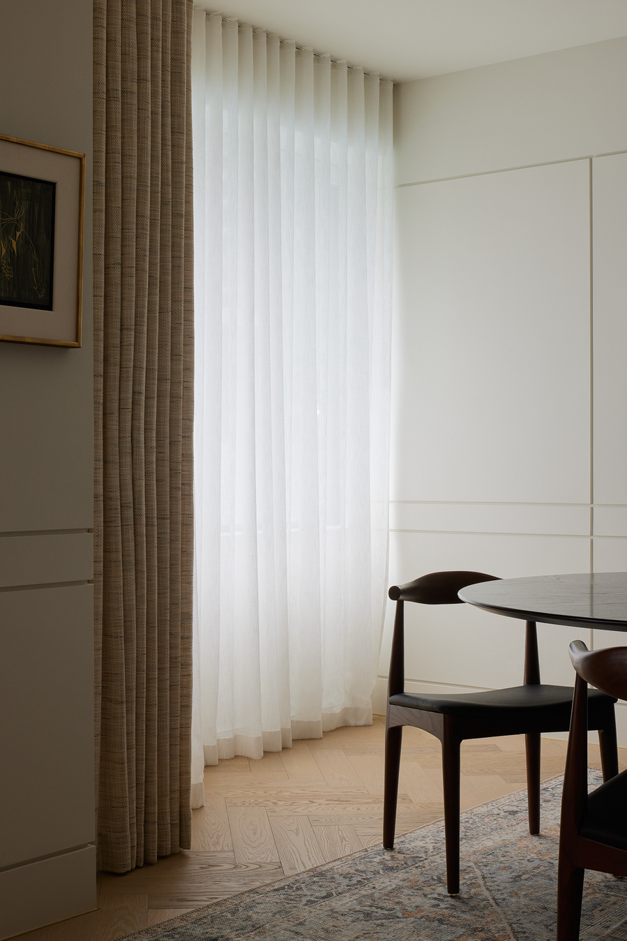 Toronto condo luxury fit out, interior design by Belgium based Studio P Architects. Photographed by Canadian Architectural photographer Adrian Ozimek. 