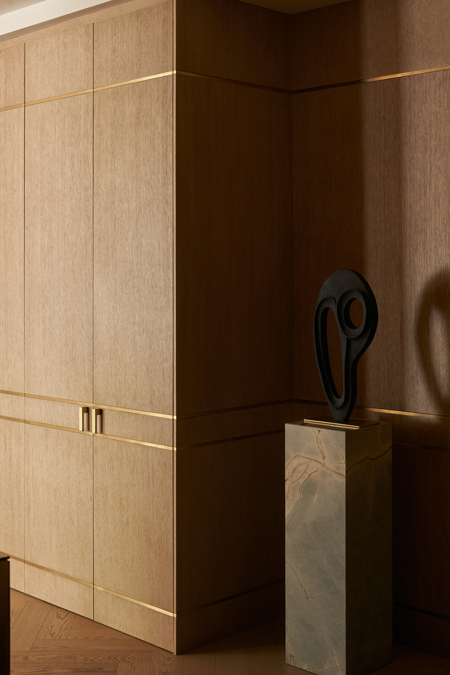 Toronto condo luxury fit out, interior design by Belgium based Studio P Architects. Photographed by Canadian Architectural photographer Adrian Ozimek. 