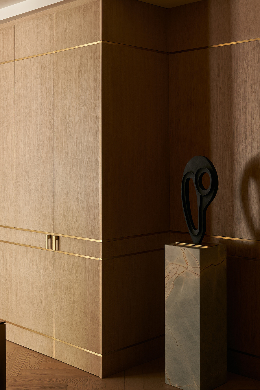 Toronto condo luxury fit out, interior design by Belgium based Studio P Architects. Photographed by Canadian Architectural photographer Adrian Ozimek. 