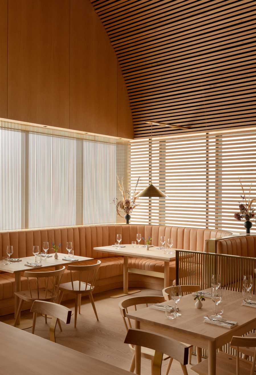 Toronto, Nova Scotia, Vancouver architectural and commercial photographer, Adrian Ozimek creates striking and professional architectural and interior photographs. Prime Seafood Palace Omar Gandhi Architects, restaurant Toronto