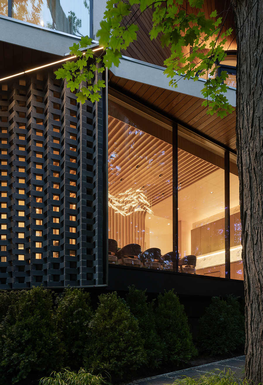 Toronto Custom Residence architecture photographer captures twilight soht of luxury home in Toronto designed by BA Collective architects based in LA California. Adrian Ozimek toronto architecture and interior design photographer