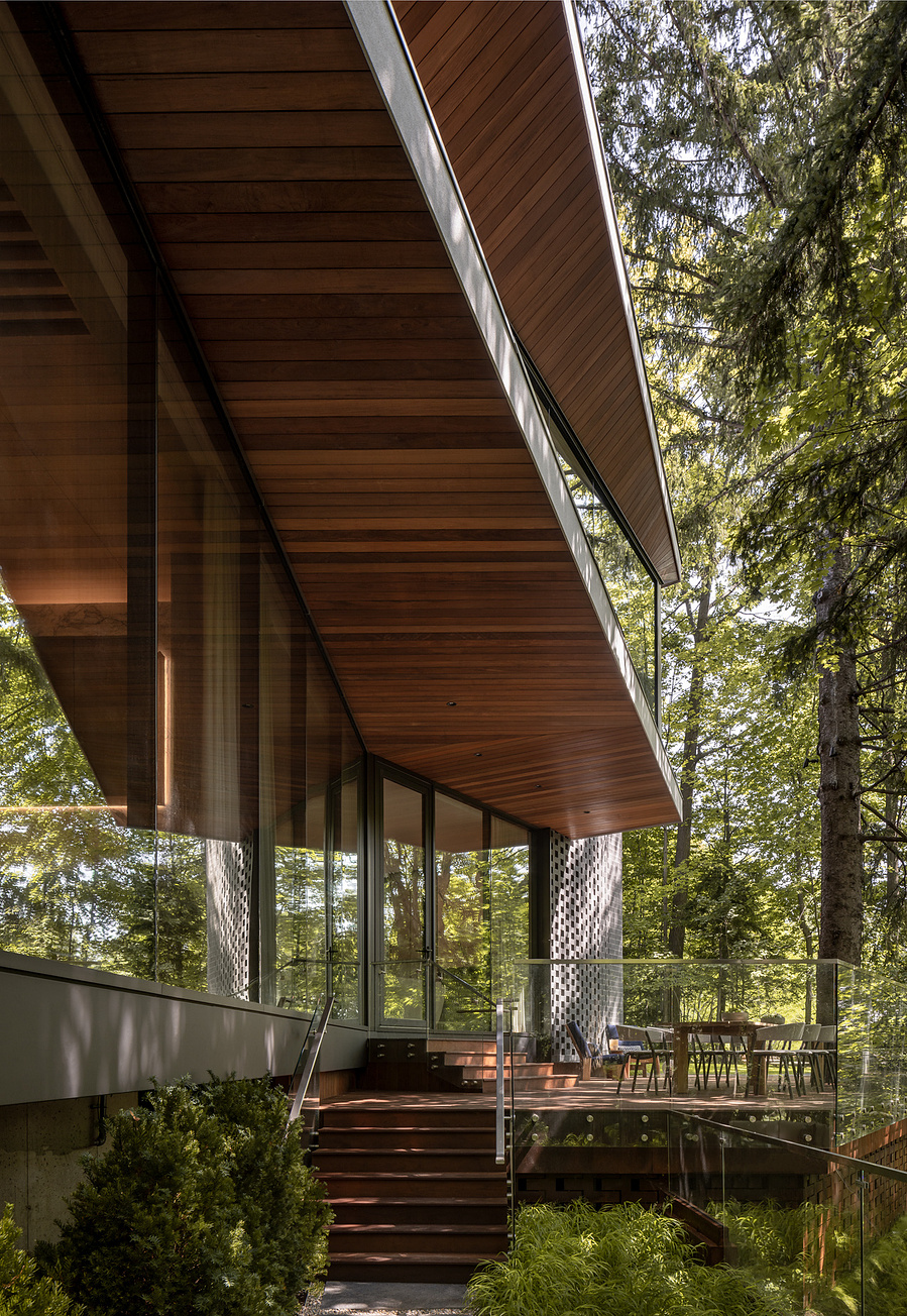 Toronto Custom Residence architecture photographer captures twilight soht of luxury home in Toronto designed by BA Collective architects based in LA California. Adrian Ozimek toronto architecture and interior design photographer