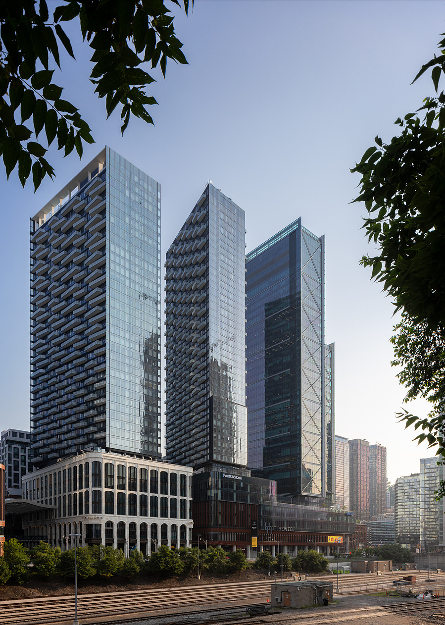 Toronto architecture photographer, The Well photography. The Well Toronto condominiums offer 2 distinct living opportunities; urban living along Front Street and boutique signature living along Wellington Street. 