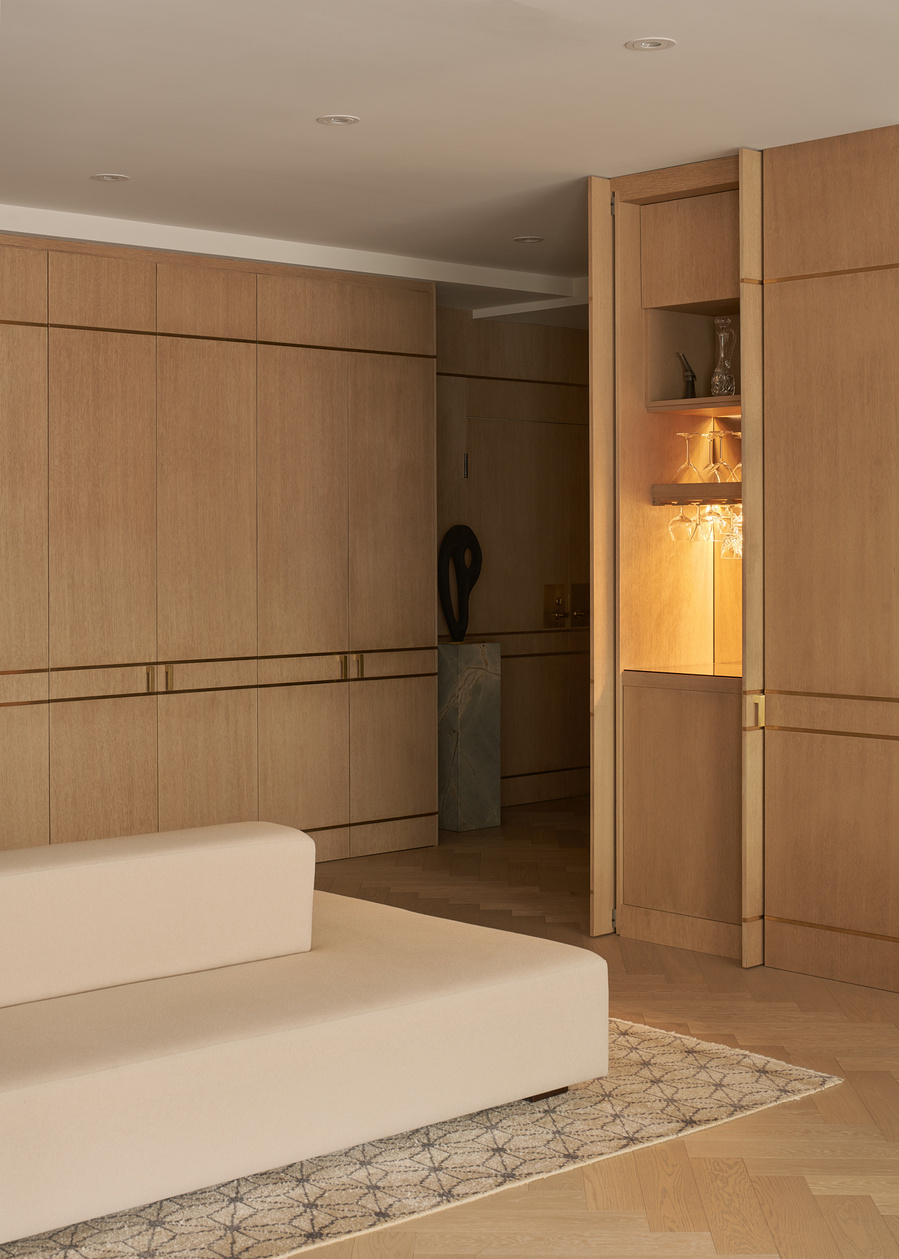 Toronto condo luxury fit out, interior design by Belgium based Studio P Architects. Photographed by Canadian Architectural photographer Adrian Ozimek. 