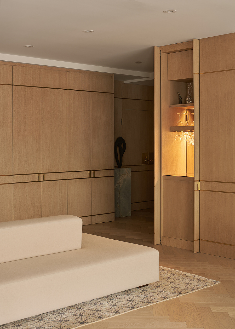 Toronto condo luxury fit out, interior design by Belgium based Studio P Architects. Photographed by Canadian Architectural photographer Adrian Ozimek. 