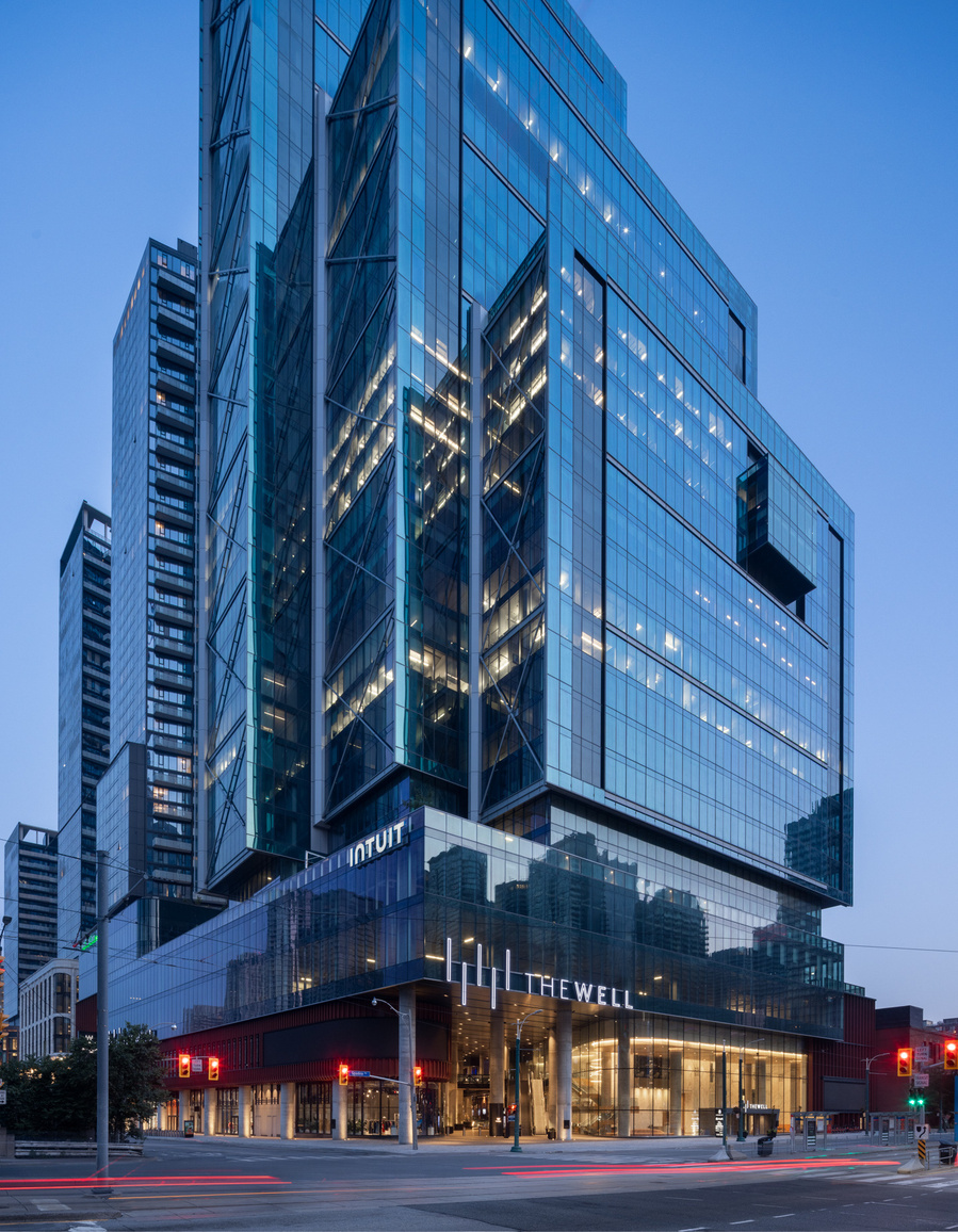 Toronto architecture photographer, The Well photography. The Well Toronto condominiums offer 2 distinct living opportunities; urban living along Front Street and boutique signature living along Wellington Street. 