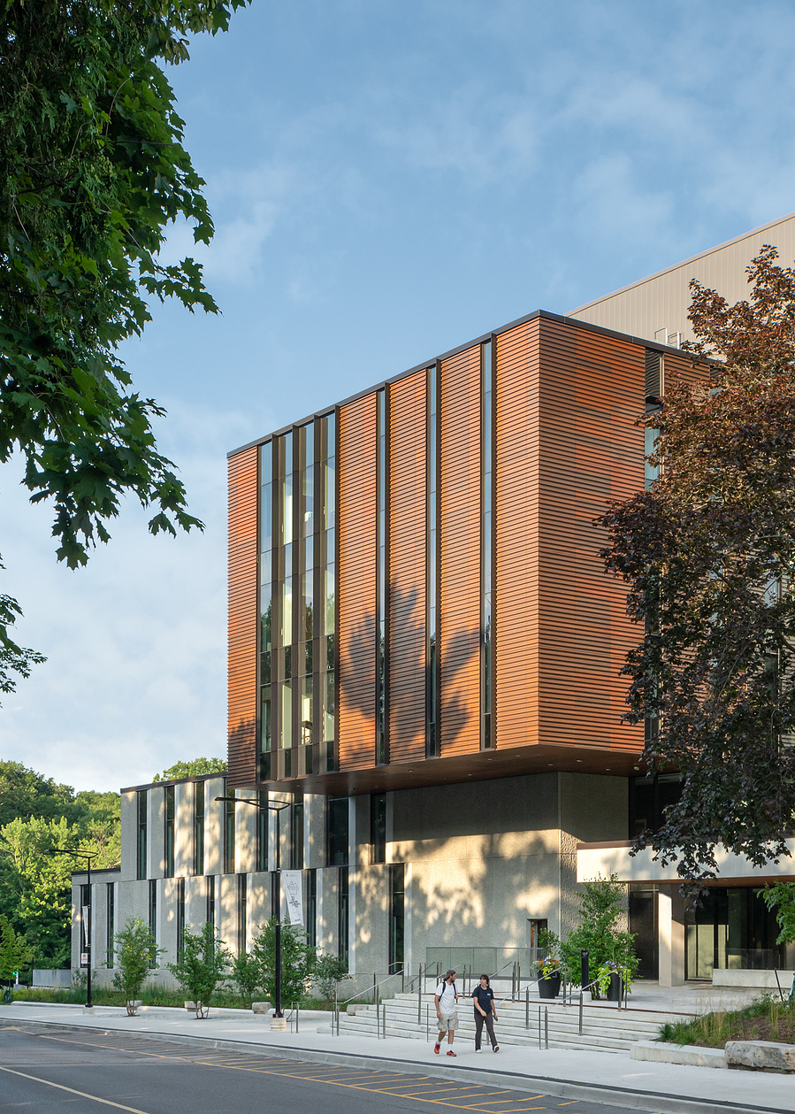 Perkins and Will University of Toronto Mississauga Campus Building. Photographed by Adrian Ozimek, Canada Toronto architectural and Interiors photographer. Maanjiwe nendamowinan The building has a LEED Silver designation,Canadian architect photgorapher