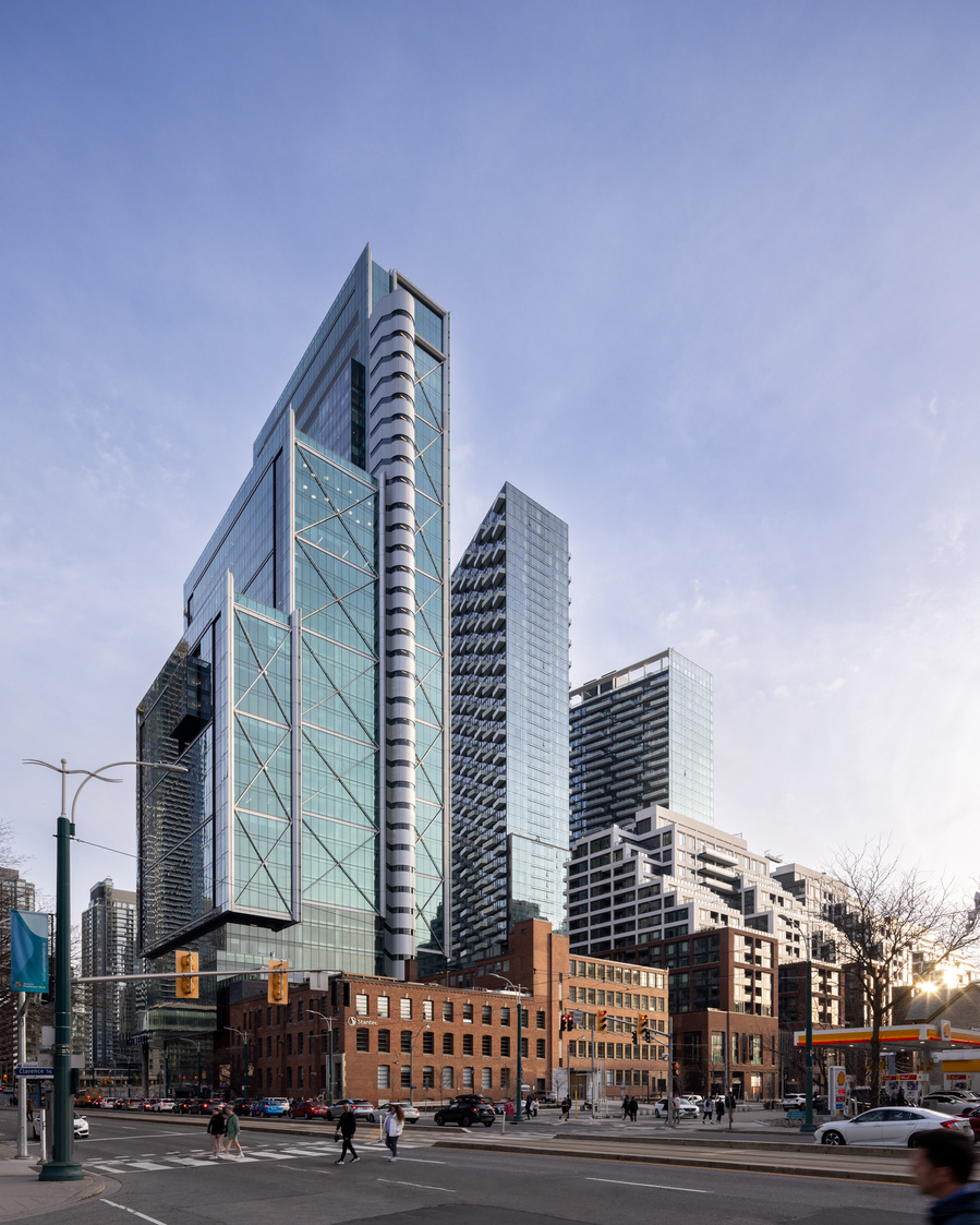 Toronto architecture photographer, The Well photography. The Well Toronto condominiums offer 2 distinct living opportunities; urban living along Front Street and boutique signature living along Wellington Street. 