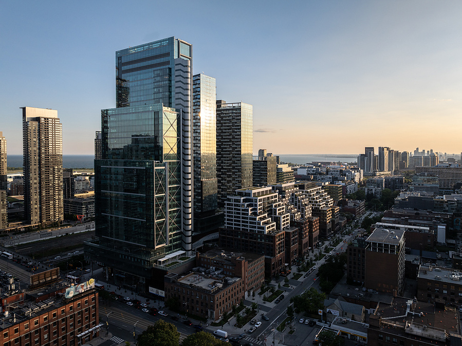 Toronto architecture photographer, The Well photography. The Well Toronto condominiums offer 2 distinct living opportunities; urban living along Front Street and boutique signature living along Wellington Street. 