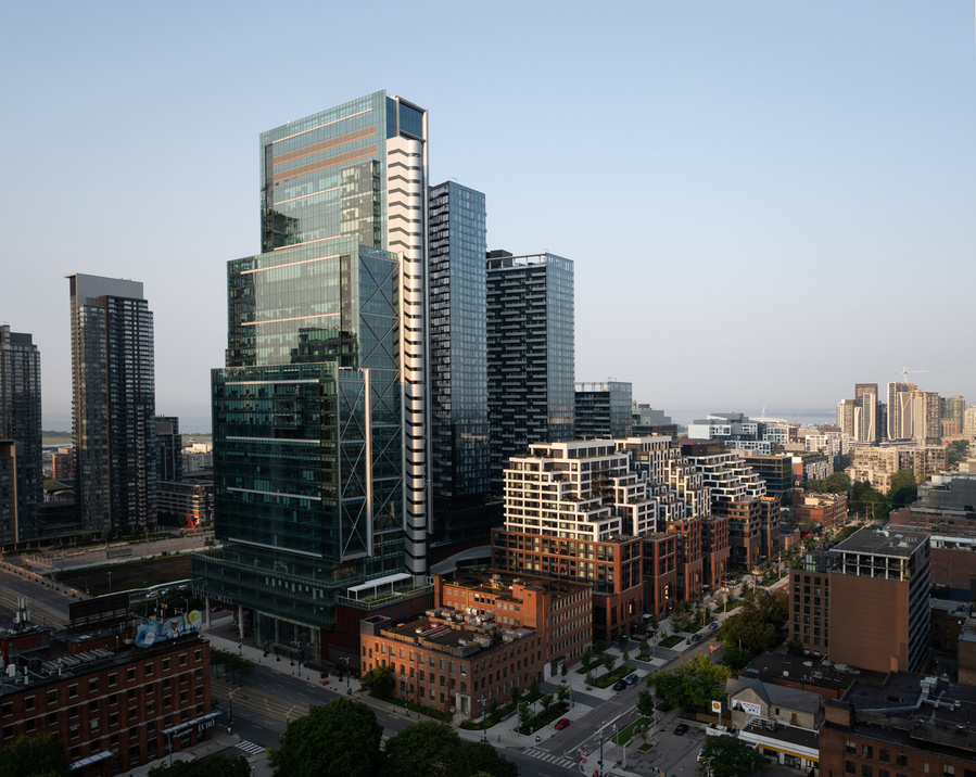 Toronto architecture photographer, The Well photography. The Well Toronto condominiums offer 2 distinct living opportunities; urban living along Front Street and boutique signature living along Wellington Street. 