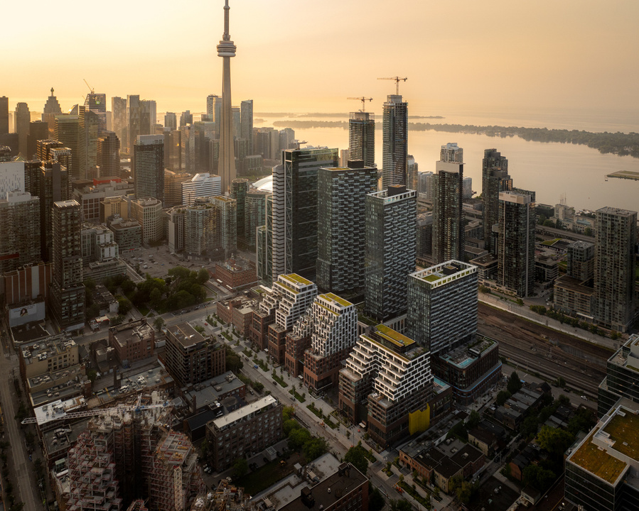 Toronto architecture photographer, The Well photography. The Well Toronto condominiums offer 2 distinct living opportunities; urban living along Front Street and boutique signature living along Wellington Street. 
