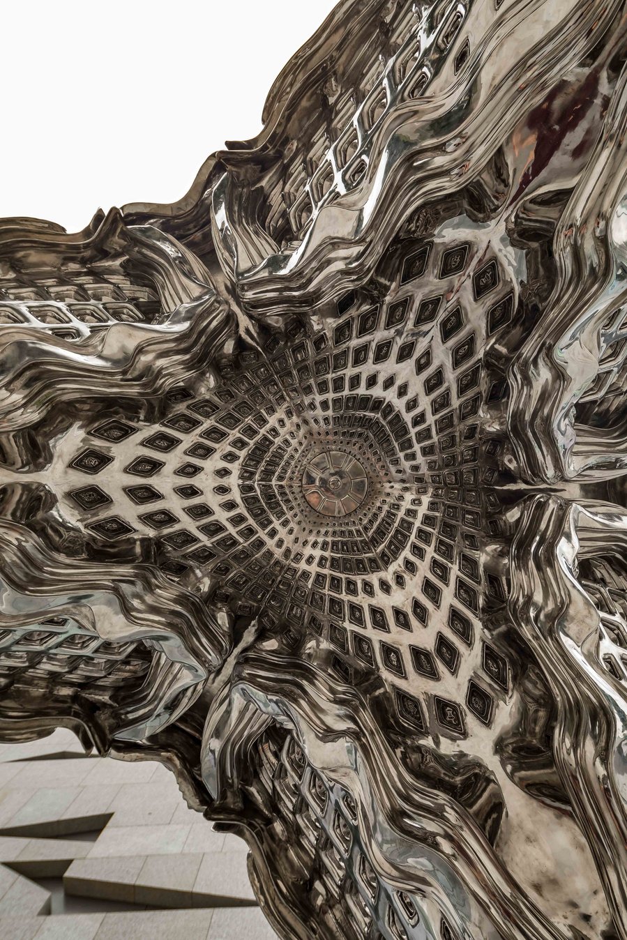 Canadian design studio LuxMea has unveiled Plethora, a large-scale, 3D printed outdoor sculpture made in marine-grade stainless steel. Adrian Ozimek Toronto, Vancouver, Nova Scotia Photographer Shenzen China CEEC Photography architecture