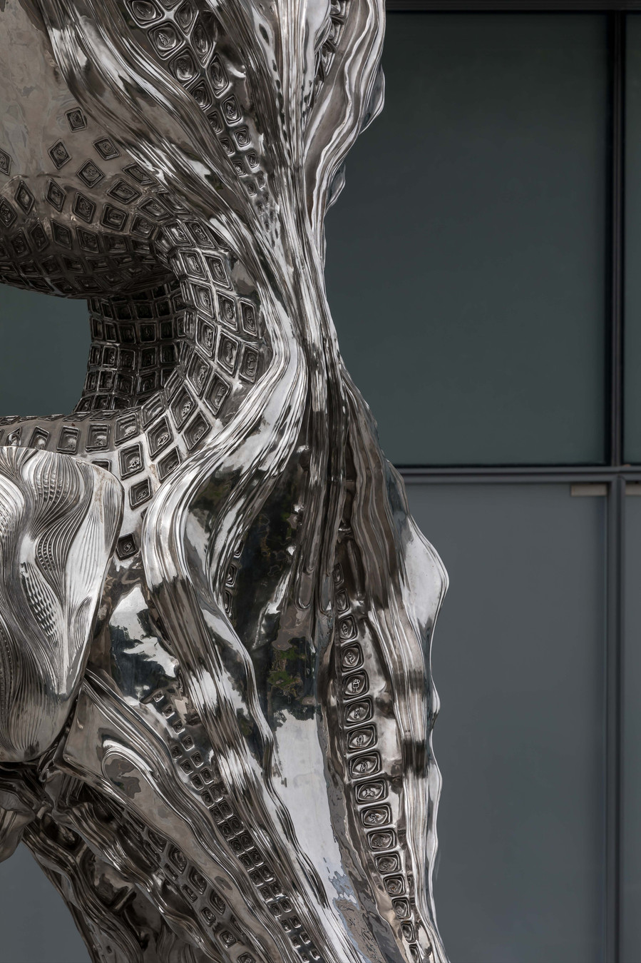Canadian design studio LuxMea has unveiled Plethora, a large-scale, 3D printed outdoor sculpture made in marine-grade stainless steel. Adrian Ozimek Toronto, Vancouver, Nova Scotia Photographer Shenzen China CEEC Photography architecture