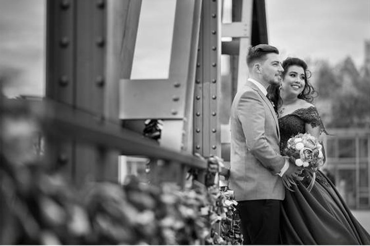 Wedding photographer Bern
Hochzeitsfotograf 
verlobungsgeschenk
Paar-Fotoshooting zur Verlobung
Hochzeits – und Verlobungs Fotografie Schweiz