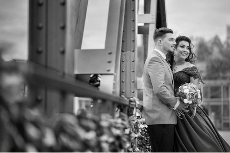 Wedding photographer Bern
Hochzeitsfotograf 
verlobungsgeschenk
Paar-Fotoshooting zur Verlobung
Hochzeits – und Verlobungs Fotografie Schweiz