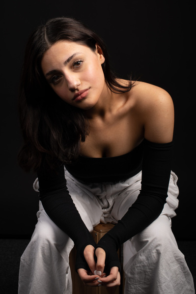 OG:Image Young female Actor Photographed in Aire Street Studio by Mark Wheelwright