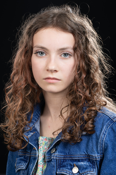 OG:Image Young female Actor Photographed in Aire Street Studio by Mark Wheelwright