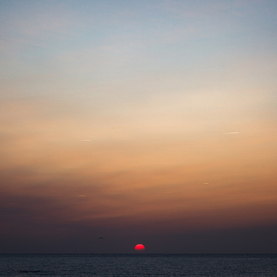 coucher de soleil sur l'océan a Noirmoutier