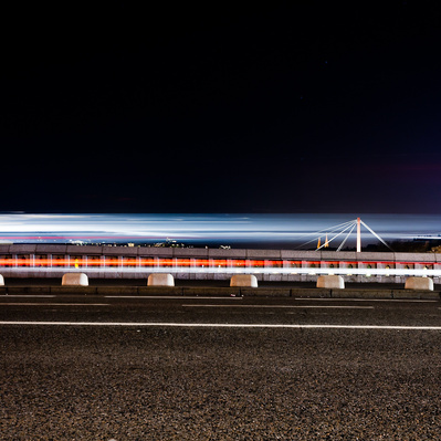 pause longue phare voiture pont nuit