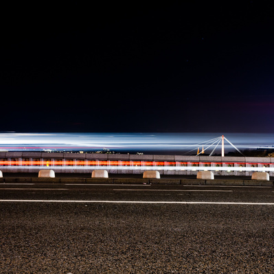 pause longue phare voiture pont nuit