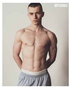 BOYLICIOUS MAG - 2025 - Magazine
Publication&#x2F;Interview [Scott Uzoho X Oliver Dillon
Reilly X Colours Agency]