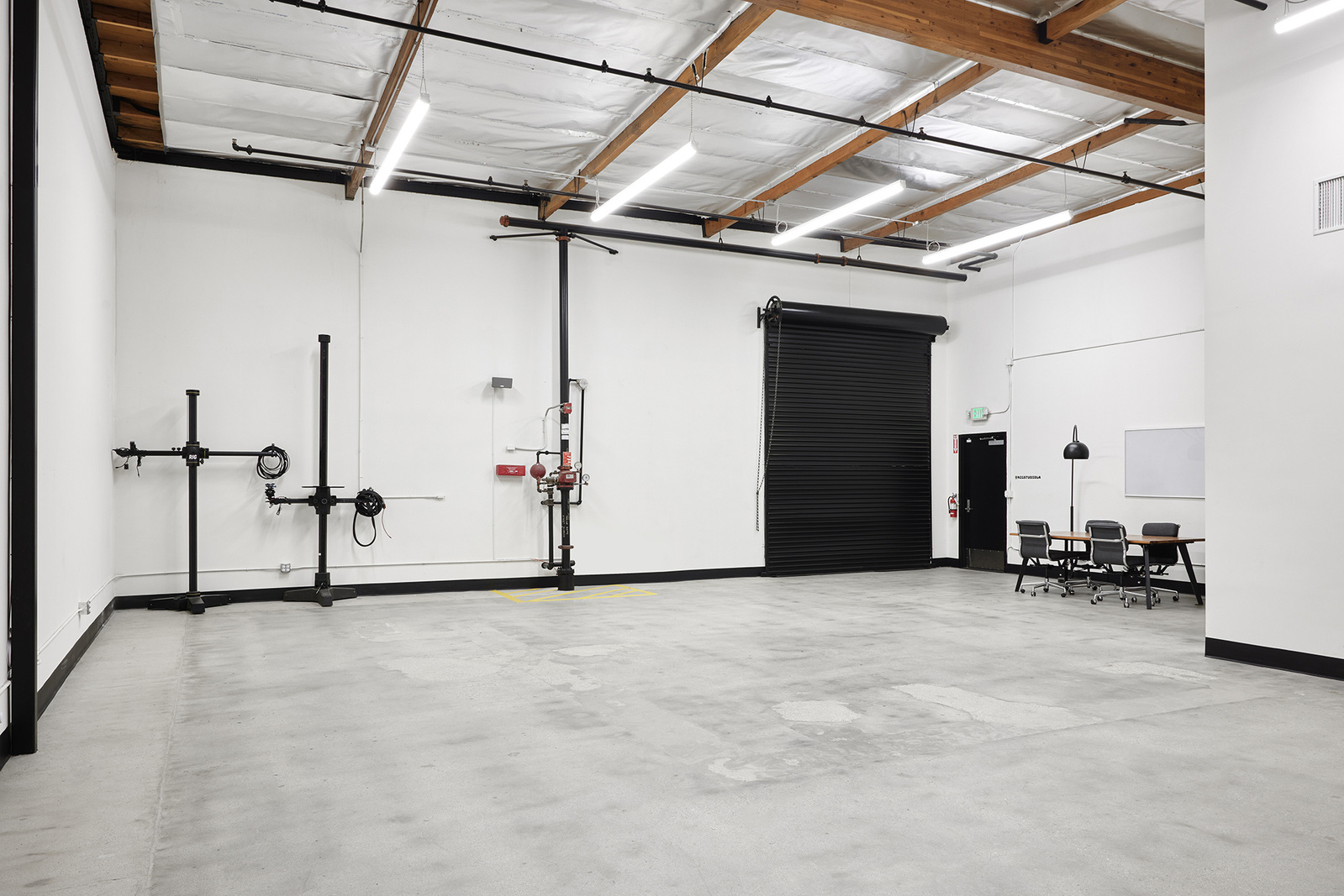Los Angeles professional and affordable photo studio for photography and video production. Fully loaded with high-quality equipment: Broncolor, Aputure, Grip, and Digital equipment. Main Studio.
