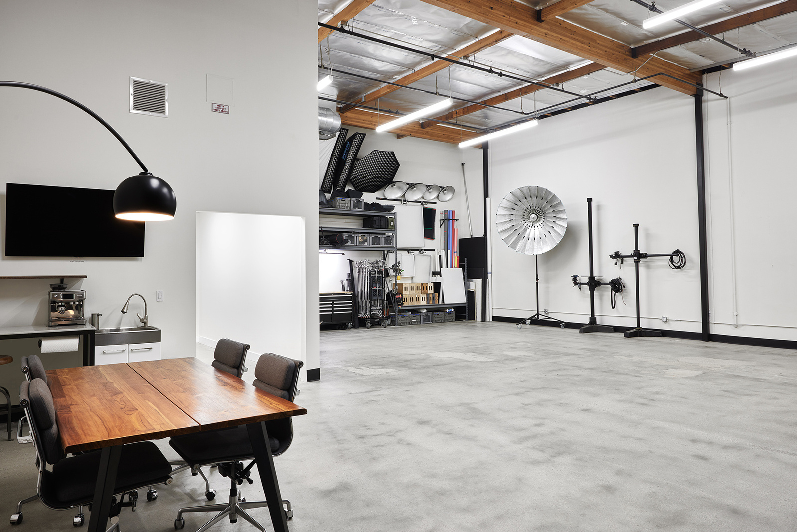 Los Angeles professional and affordable photo studio for photography and video production. Fully loaded with high-quality equipment: Broncolor, Aputure, Grip, and Digital equipment. Main Studio.

