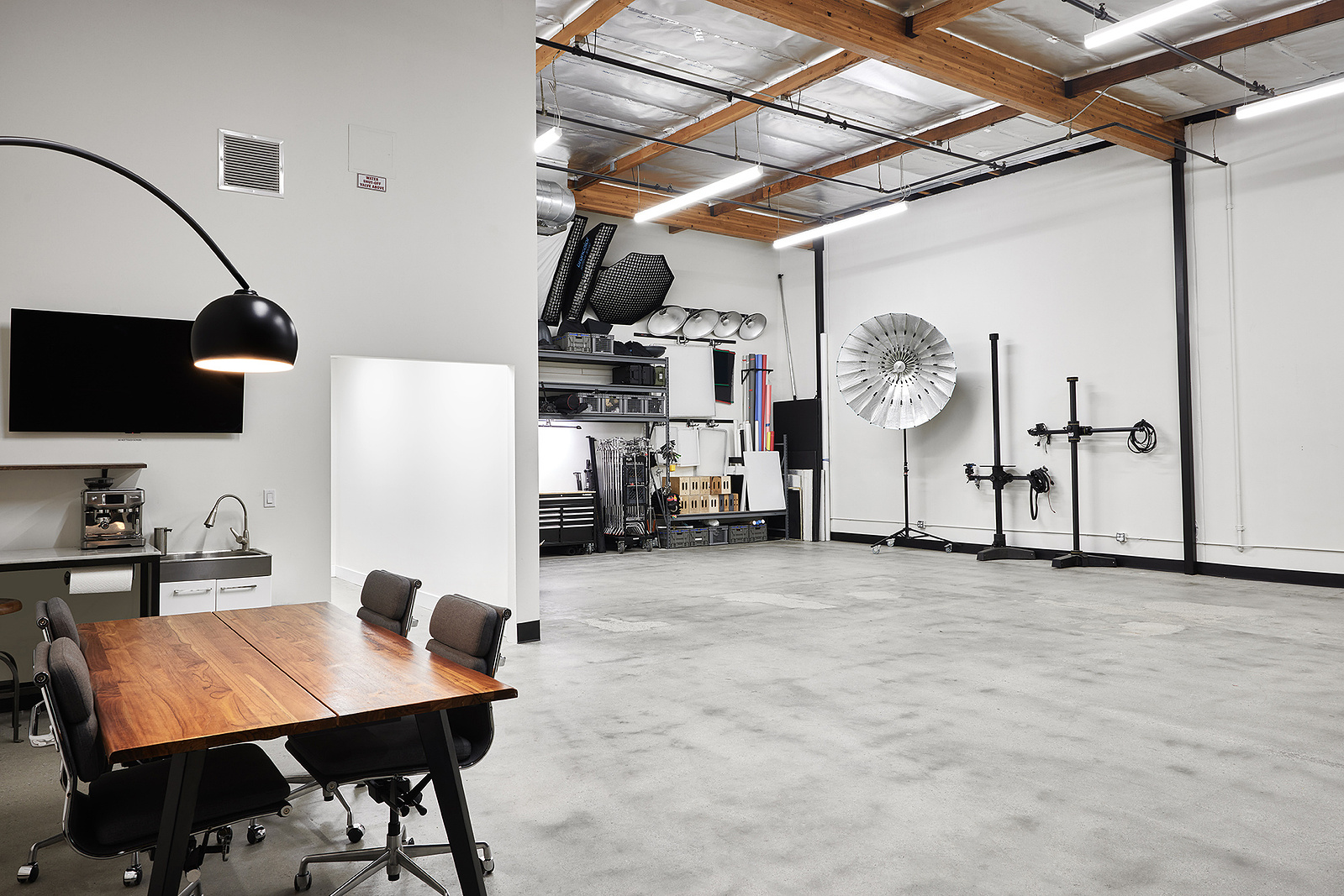 Los Angeles professional and affordable photo studio for photography and video production. Fully loaded with high-quality equipment: Broncolor, Aputure, Grip, and Digital equipment. Main Studio.
