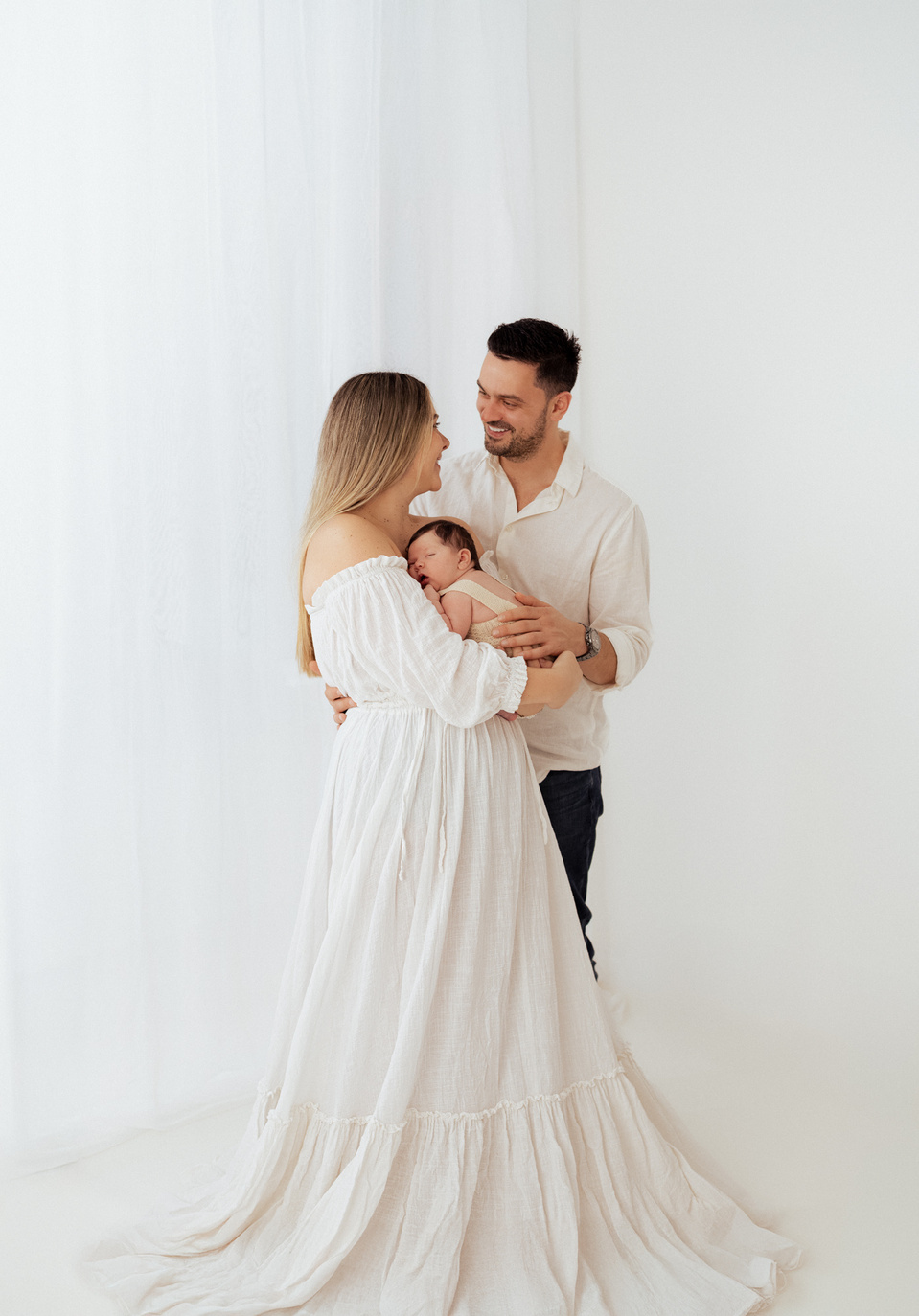 Newborn photography mother outfit london