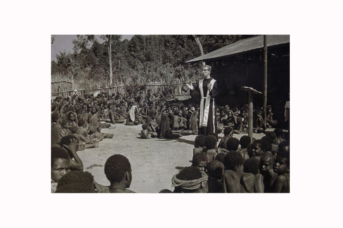 Father Frans Lieshout OFM delivers a sermon in Bilogai, now located in Intan Jaya regency. The church's early entry into Papua was not smooth. A missionary school was burned by locals in Baliem Valley in 1961. (Repro photograph from OFM archive).