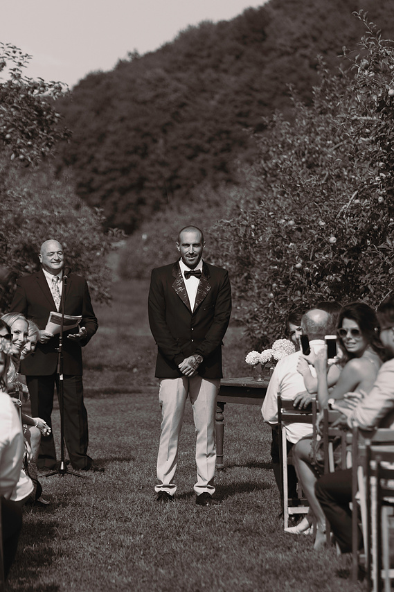 Montreal Wedding Photojournalism Photography Groom at the altar Candice Pantin