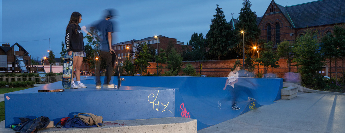 Skaters in Weaver Park Dublin, Life in the city