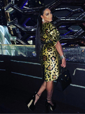 Actress, Katherine K. Nunez x NYFW

Styled: @stephanijstyle
Dress: Vintage from the @stephanijstyle client vault
Shoes: @maisonvalentino
Bag: @hermes
Earrings: @csiriano
