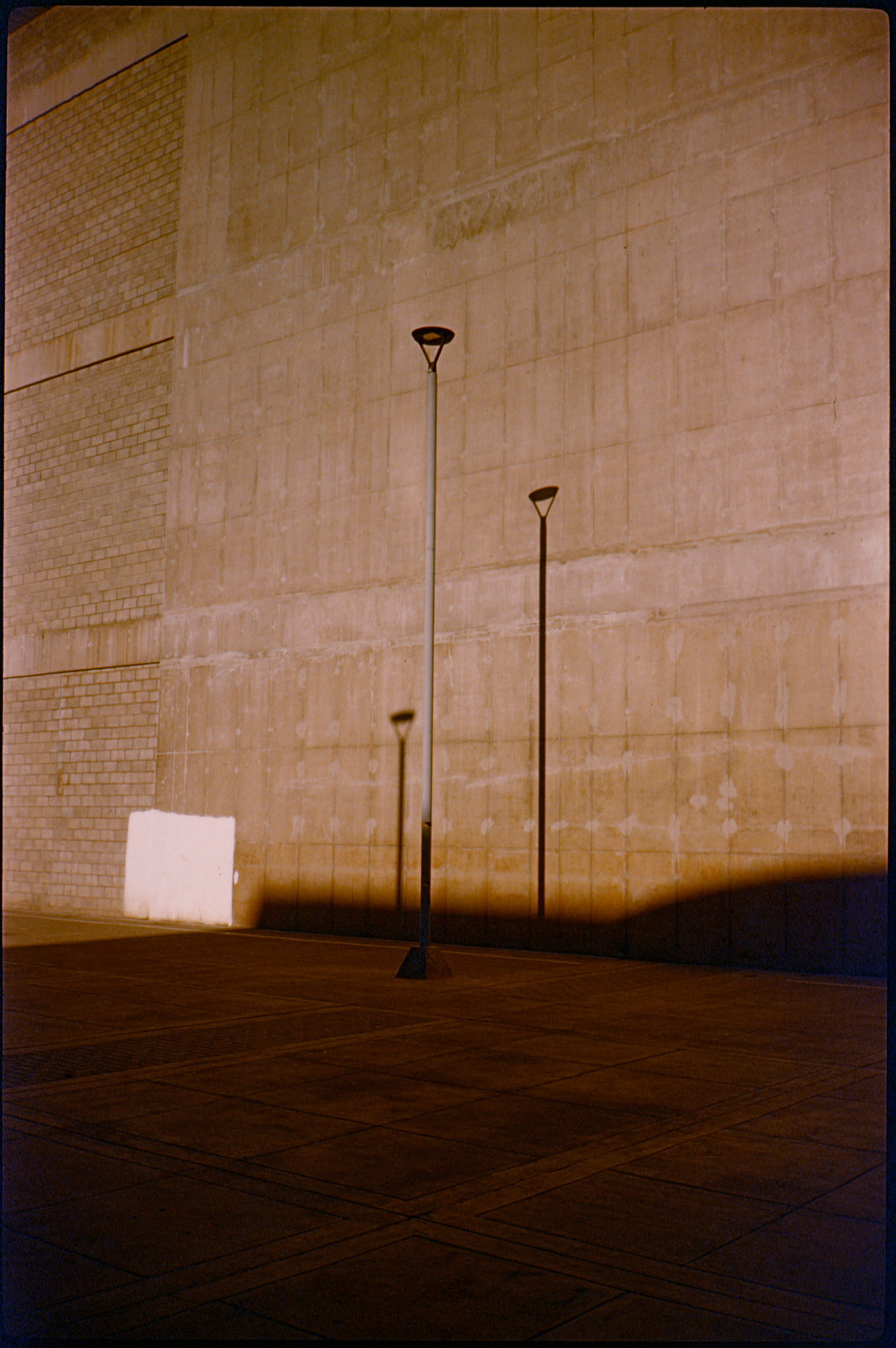 fotografia analogica
kodak elite chrome 100
35mm
film photography
contax t2
Juan Pablo Aragón
Lima Perú