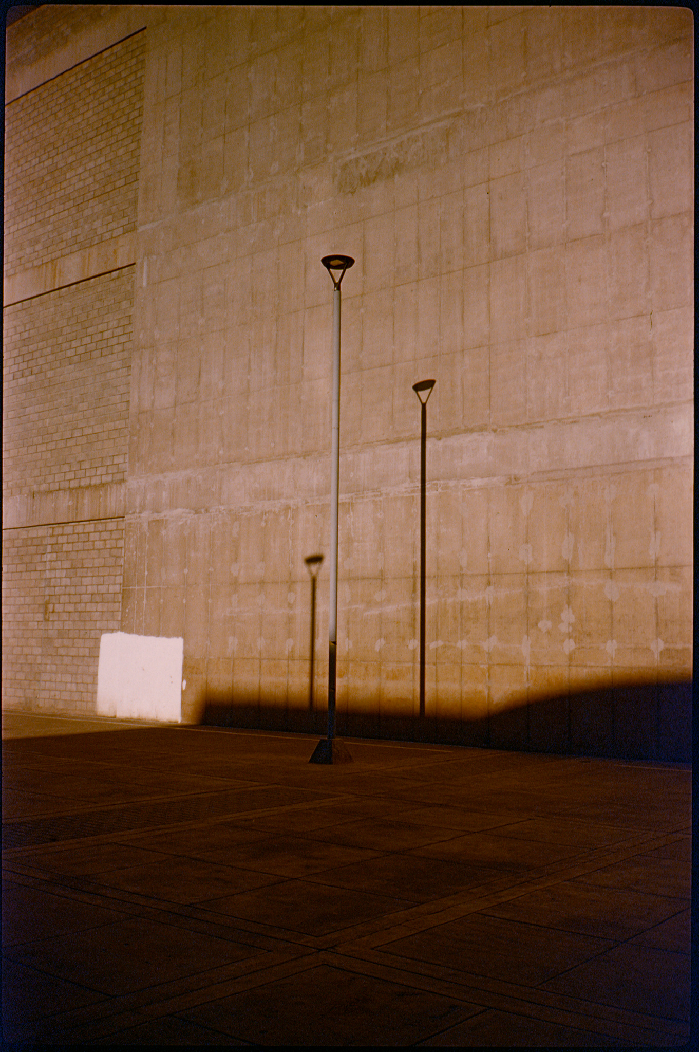 fotografia analogica
kodak elite chrome 100
35mm
film photography
contax t2
Juan Pablo Aragón
Lima Perú