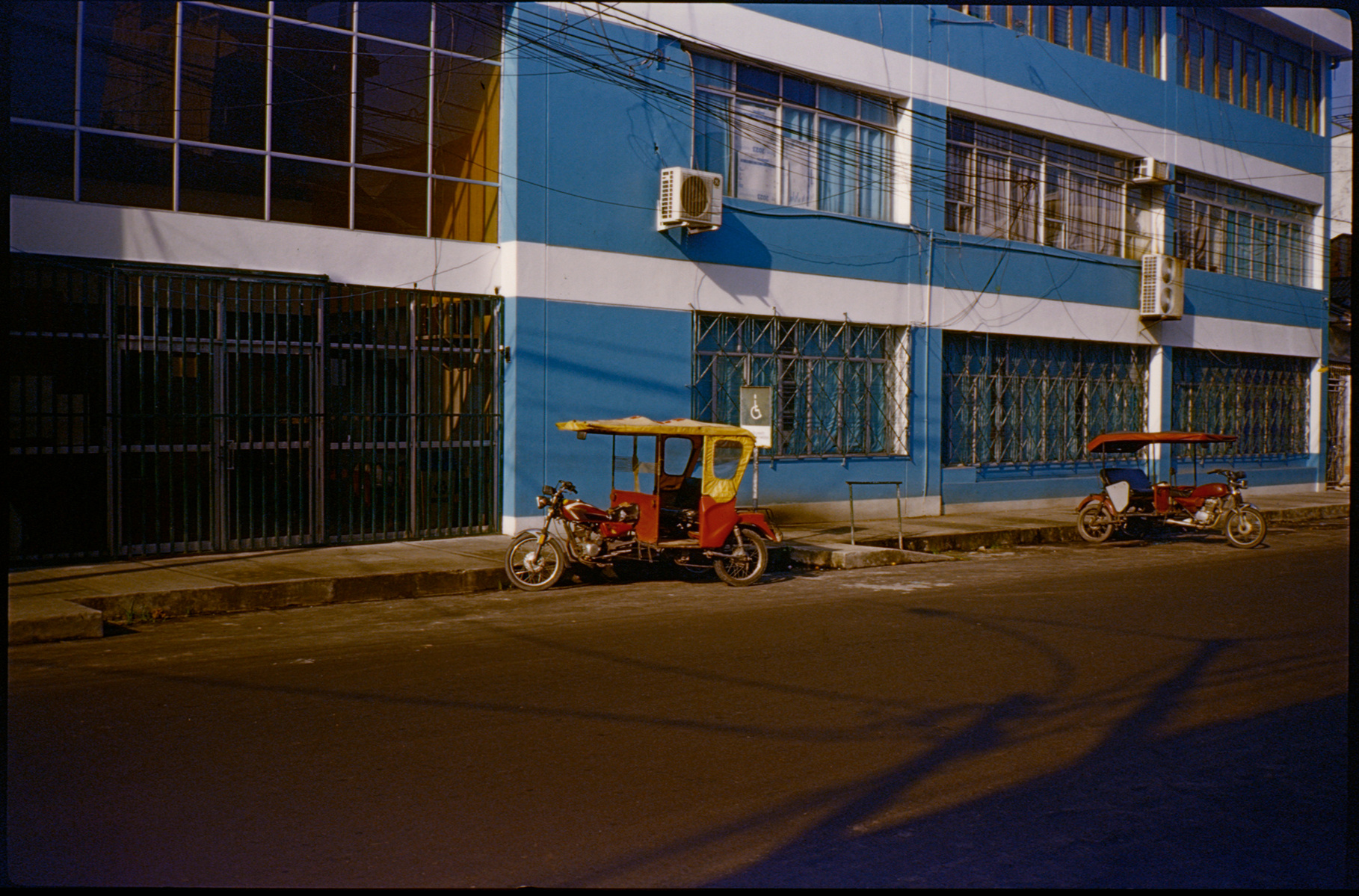 fotografia analogica
kodak elite chrome 100
35mm
film photography
contax t2
Juan Pablo Aragón
Lima Perú