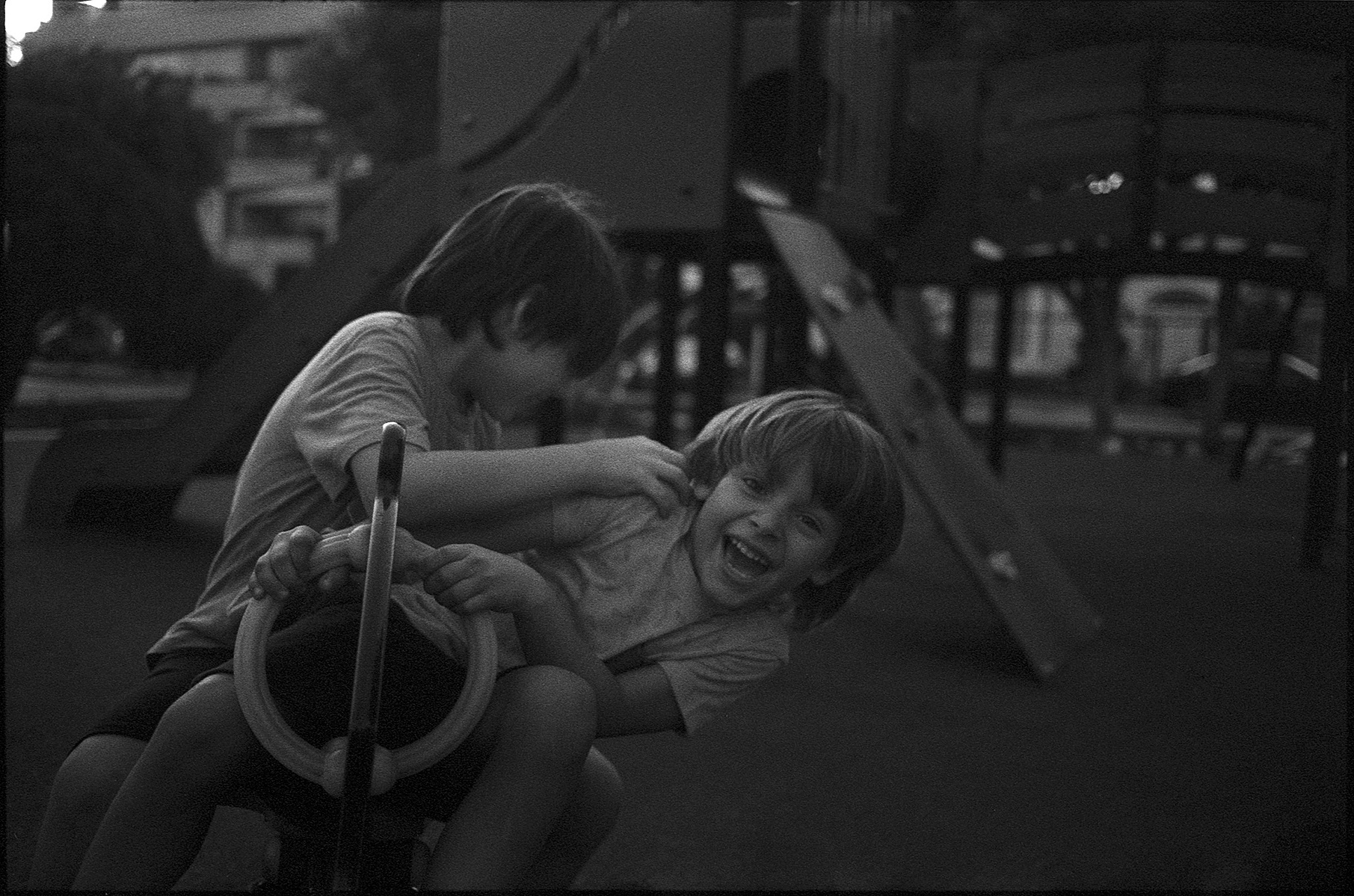 fotografia analogica
35mm
canon eos elan IIe
ilford delta 400
expired film
film photography
Juan Pablo Aragón
Lima Perú