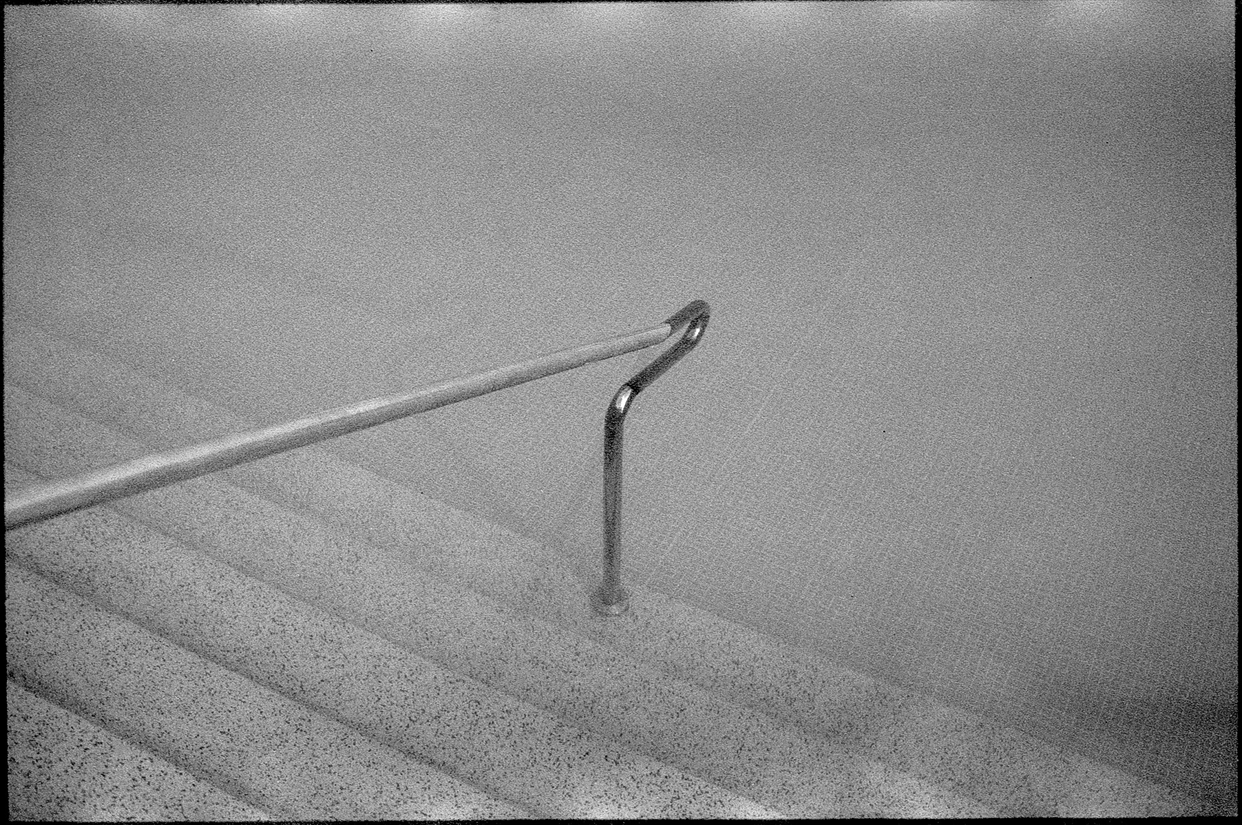 fotografia analogica
35mm
canon eos elan IIe
ilford delta 400
expired film
film photography
Juan Pablo Aragón
Lima Perú