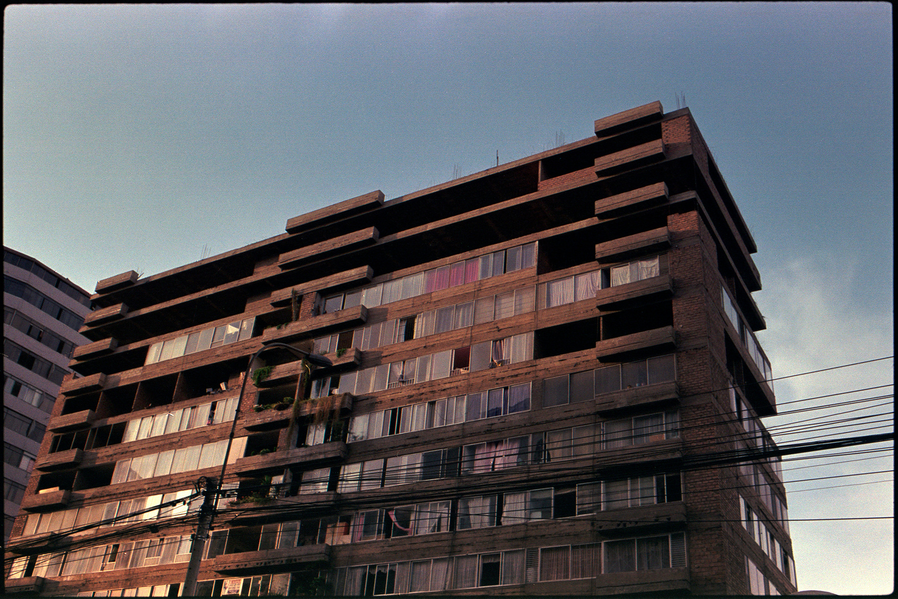 fotografia analogica
35mm
canon eos300
film photography
Juan Pablo Aragón
Lima Perú
