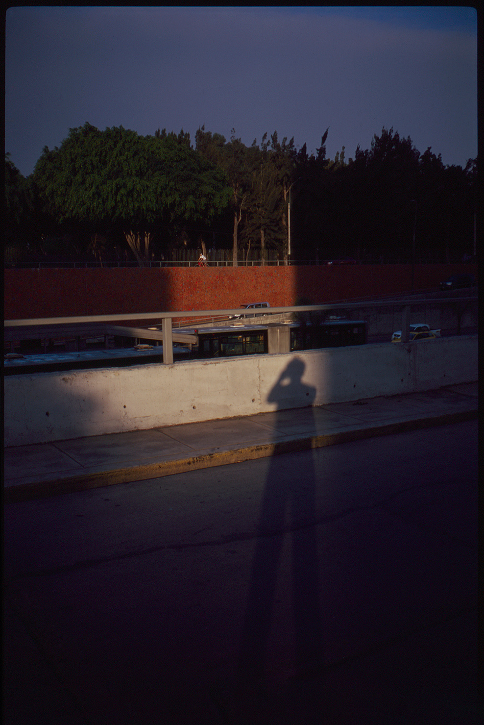 fotografia analogica
provia 100
35mm
film photography
contax t2
Juan Pablo Aragón
Lima Perú
