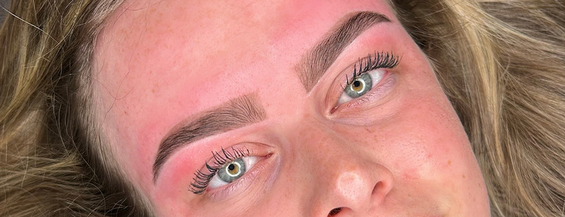 Airbrush brows floorsbeautycompany schoonheidsspecialiste rosmalen den bosch pedicure