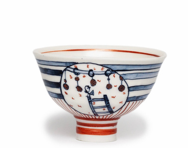 Porcelain bowl, tall footed bowl , modern porcelain , blue and red porcelain , ceramic decoration , 磁器碗　、磁器上糸絵付け