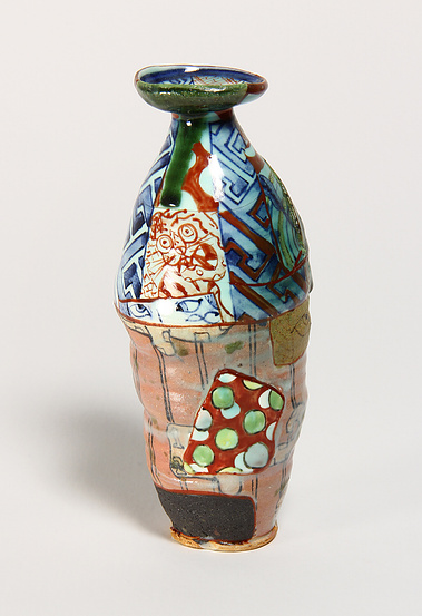 Yobitsugi sake bottle decoration screaming Korean tiger and whale motif 呼び次　徳利