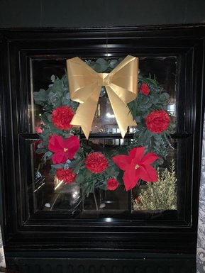Hind's Head Paper Flower Xmas Wreath