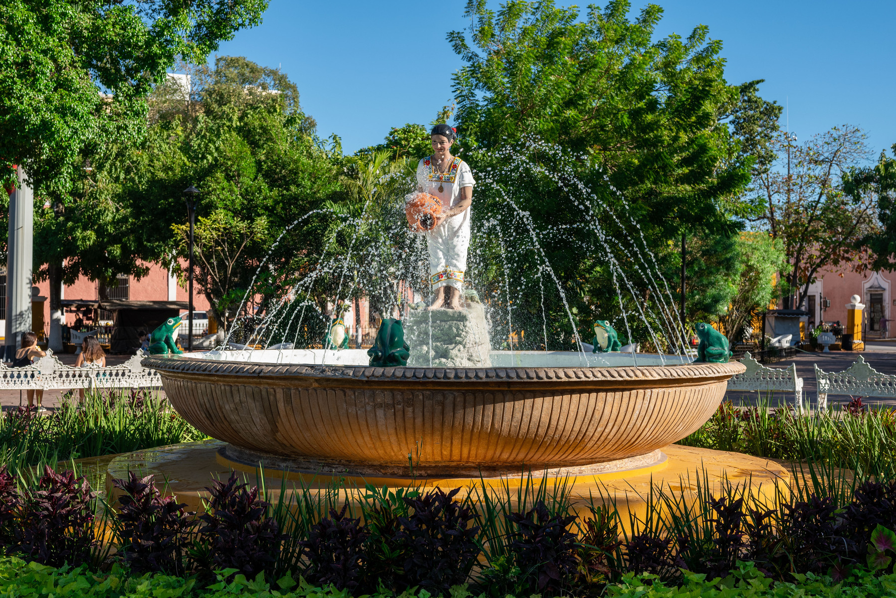Fountain at Plaza Francisco Canton
